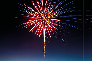 Lire la suite : FEU D'ARTIFICE
