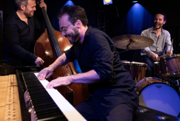 Lire la suite : SAISON CULTURELLE : MANU FORSTER TRIO